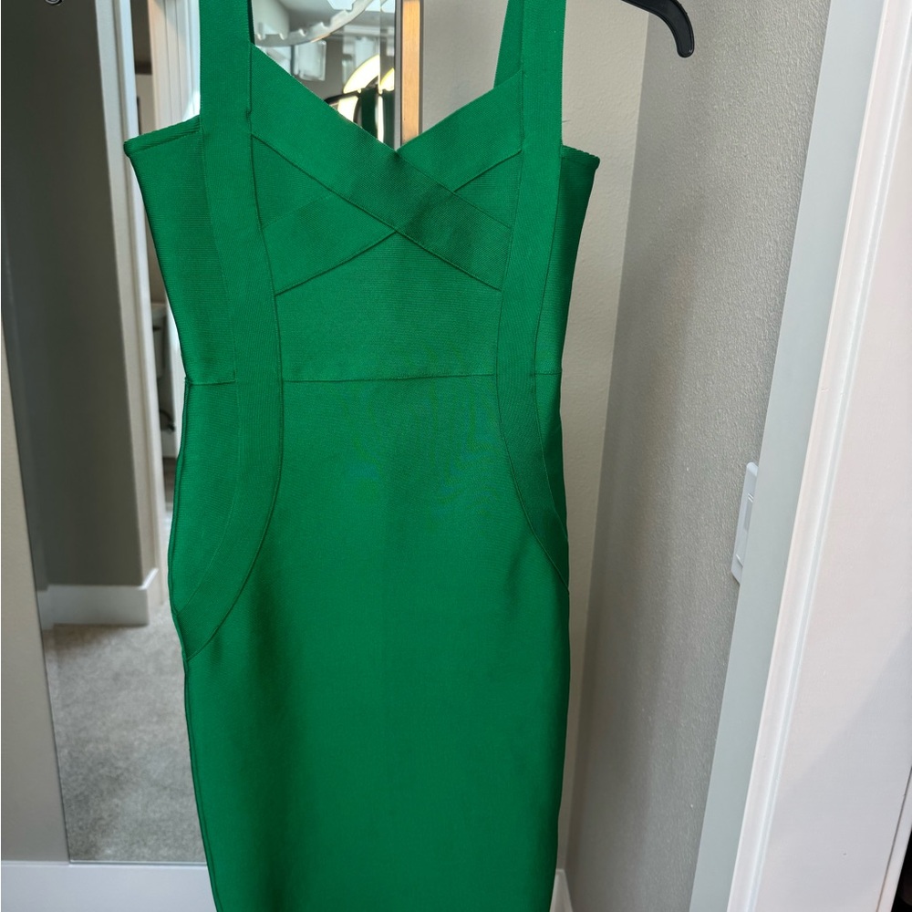 Elegant Green Midi Dress
